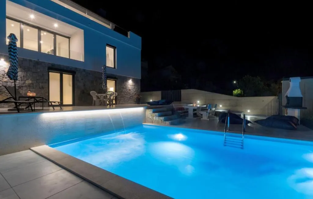 Beautiful Villa Estate 1 In Island Of Krk Kornic